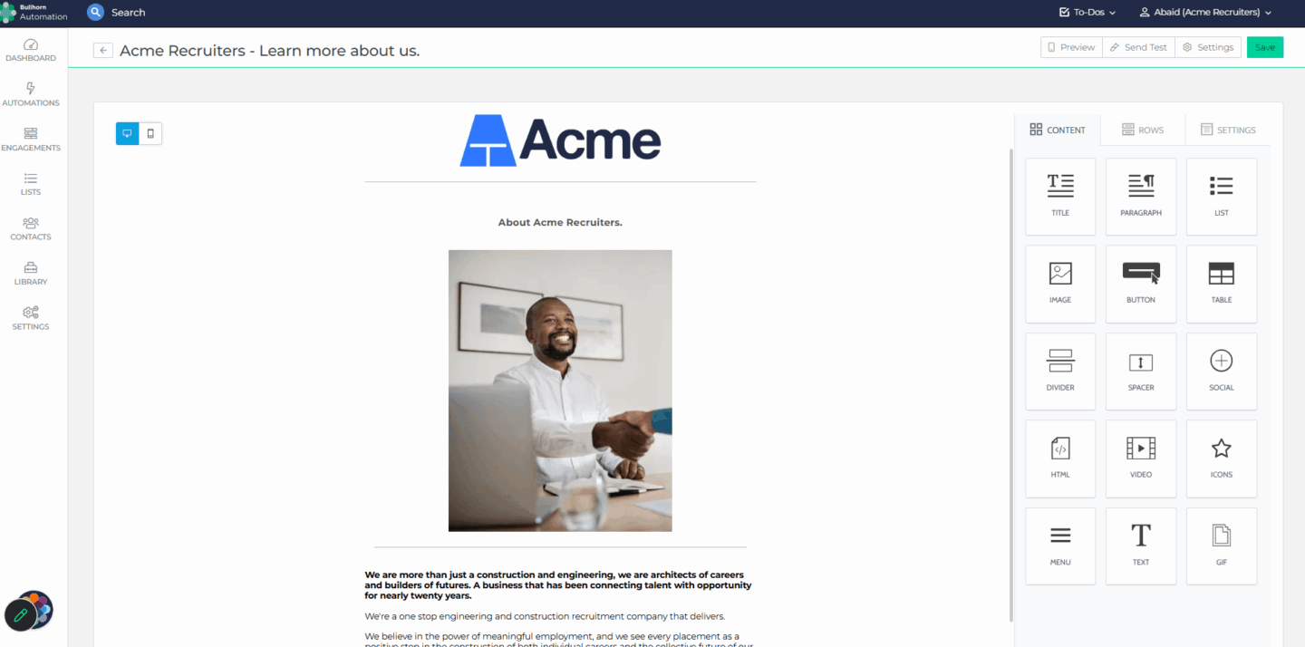 De klantbenaderingstool van Bullhorn Automation toont een 'over ons'-pagina van Acme Recruiters met logo, headerafbeelding en bewerkbare contentblokken voor geautomatiseerde wervingscampagnes van kleine bureaus.