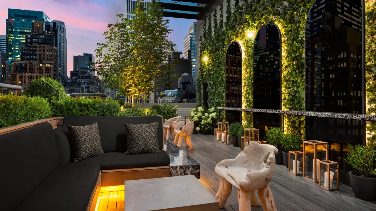 Castell Rooftop Lounge, New York